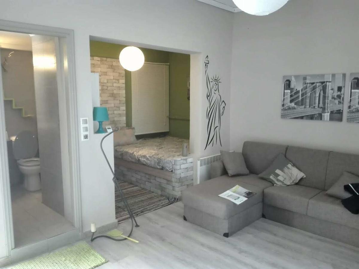 Ts-George'S Apartments By The Airport Markópoulon Eksteriør billede